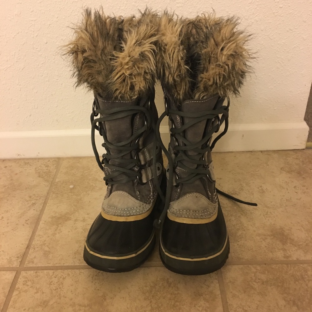Sorel boot .Waterproof,very warm . Good condition